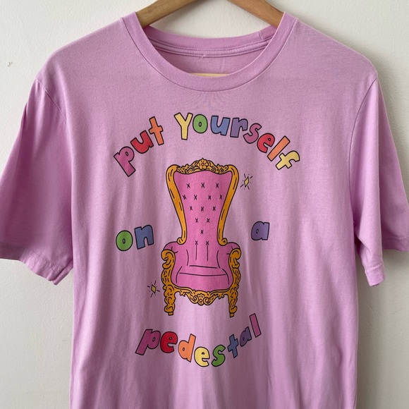 Put Yourself On A Pedestal 🪑Tee - Picture 1 of 3